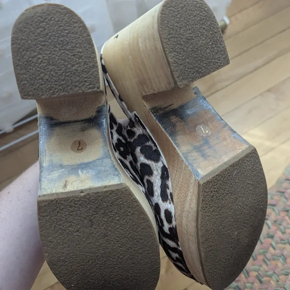 Size 7 Charlotte Stone Clogs - Picture 3 of 3